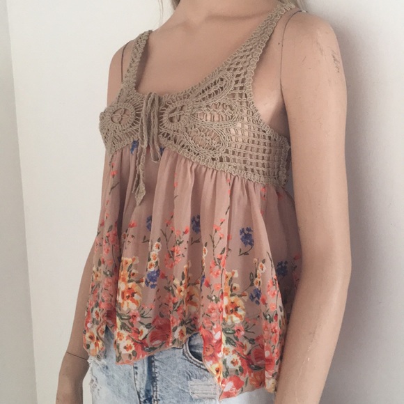 So Pretty "Love Culture" Crochet & Floral Tank Top - Picture 2 of 7